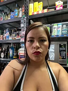 MIA ROSSEEE online show from May 8, 2026, 2:43 pm