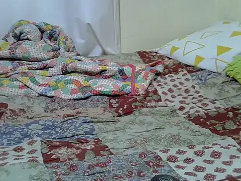 Sexyveretia online show from May 16, 2026, 4:55 am