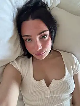 LucyHotty  online show from May 20, 2026, 8:00 am