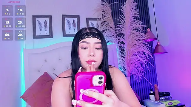 kitty bluuee online show from June 15, 2026, 3:18 am