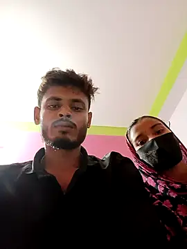 Snapshot of Hot-Couple4 chatting on April 11, 2026, 2:43 pm Hot-Couple4 online show from April 11, 2026, 2:43 pm