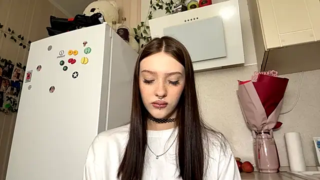 Snapshot of Miamooney chatting on April 14, 2026, 6:07 am Miamooney online show from April 14, 2026, 6:07 am