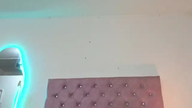 laurenlaine online show from May 28, 2026, 11:54 pm
