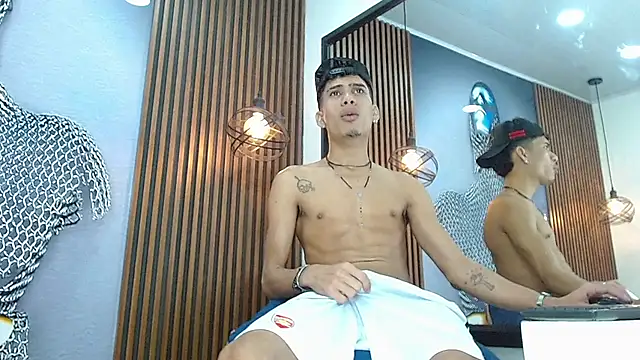 Skinny cute Alyer online show from April 28, 2026, 2:27 am