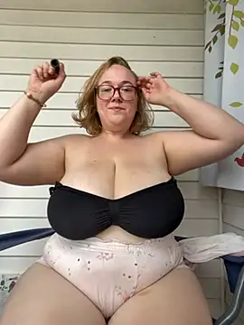 Snapshot of Kenzibb3 chatting on July 11, 2026, 3:56 pm Kenzibb3 online show from July 11, 2026, 3:56 pm