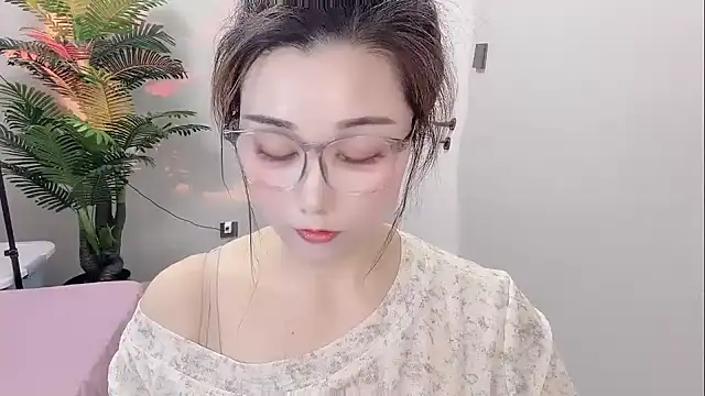 Yunxi- online show from April 30, 2026, 12:56 pm