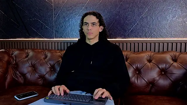 LucaAlessi online show from April 13, 2026, 2:10 pm