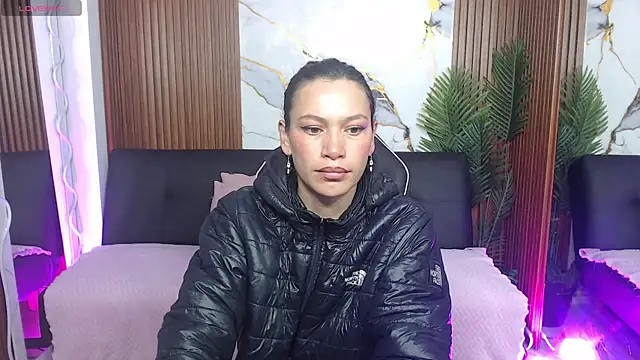Snapshot of alonddra_tay chatting on May 1, 2026, 11:37 am alonddra tay online show from May 1, 2026, 11:37 am