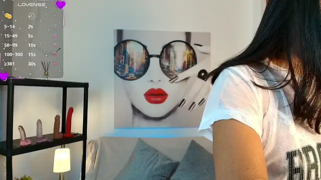 Luna Ferrer10 online show from June 19, 2026, 5:19 pm