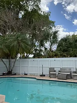 youngwildfreee online show from April 10, 2026, 7:21 pm