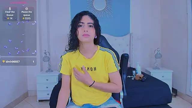 elizabeth santos1 online show from April 13, 2026, 10:03 pm