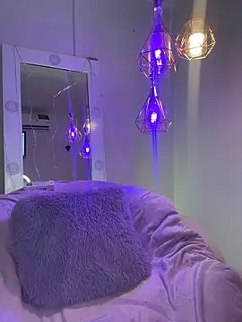 ViankaRose online show from April 14, 2026, 11:37 am