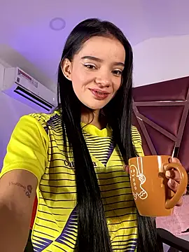 ZoeHarpers online show from June 18, 2026, 12:43 pm