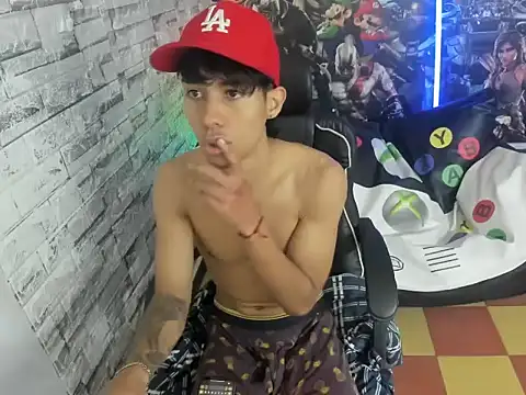 orrduz06 online show from April 18, 2026, 4:26 am