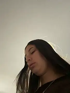 Lucyfer-fire online show from April 29, 2026, 11:14 am