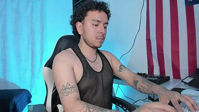 alexmontesco online show from April 22, 2026, 11:00 pm