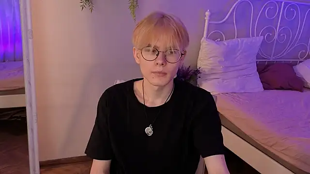 Snapshot of Liam_Blair chatting on April 12, 2026, 5:33 am Liam Blair online show from April 12, 2026, 5:33 am