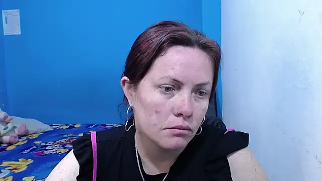 carolinhe26 online show from July 9, 2026, 9:14 pm
