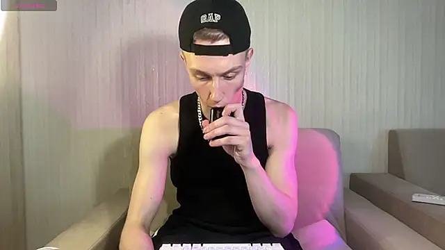 Travis Gracile online show from April 26, 2026, 9:28 am