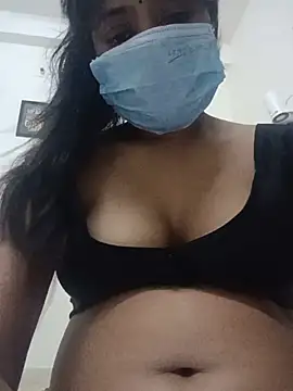 dearmona00 online show from May 29, 2026, 9:10 pm
