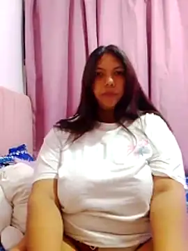 Izel  online show from June 27, 2026, 2:50 am