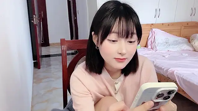 Kaixin-baobao online show from April 13, 2026, 7:56 am