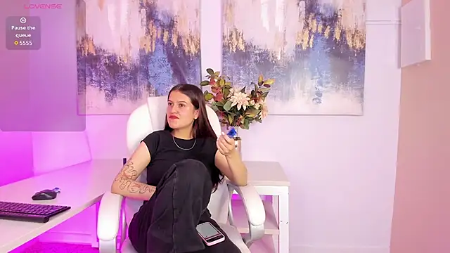 madydoll  online show from July 14, 2026, 9:21 pm