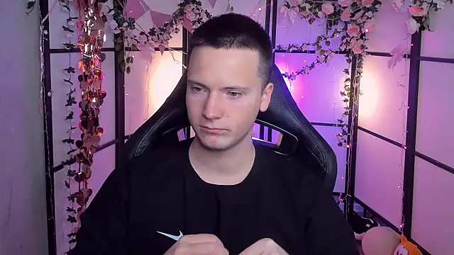 Snapshot of ZackVibe chatting on April 14, 2026, 5:12 am ZackVibe online show from April 14, 2026, 5:12 am