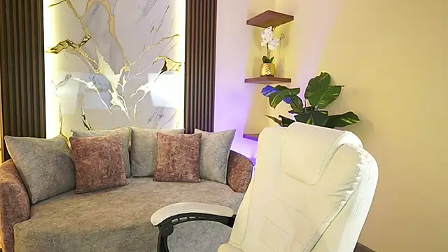 BrianaLane online show from May 4, 2026, 6:44 pm