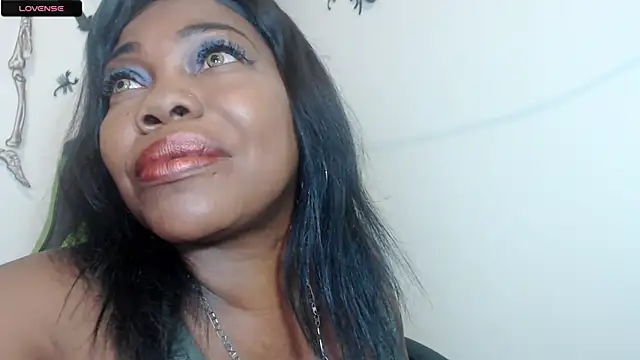 hotbrunettecasandra online show from October 27, 2025, 4:52 pm