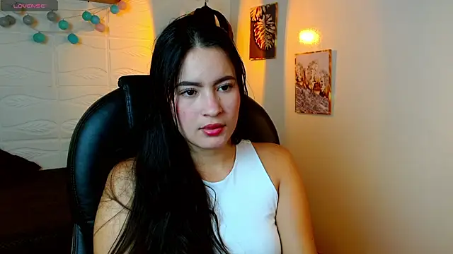 rosaleia  online show from June 6, 2026, 3:56 am