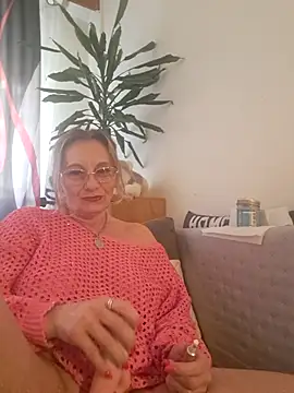 Blond lady czech online show from April 17, 2026, 5:16 pm