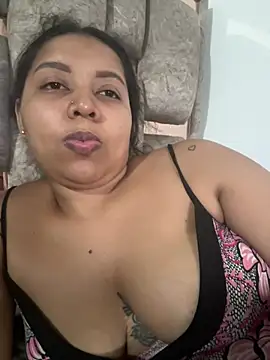 Ninibella online show from July 8, 2026, 9:48 pm