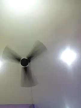 Snapshot of 10th_girl chatting on April 11, 2026, 4:43 pm 10th girl online show from April 11, 2026, 4:43 pm