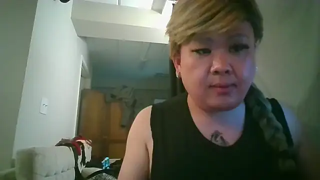 YoMa427726 online show from April 11, 2026, 6:43 am