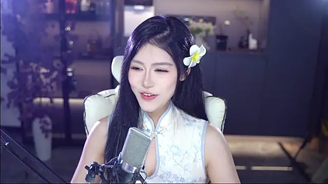 Seraphinei online show from May 27, 2026, 12:12 pm