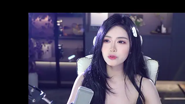 Seraphinei online show from May 11, 2026, 1:23 pm
