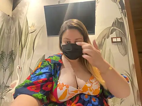 kavyasingh36 online show from April 20, 2026, 3:35 pm