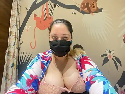 kavyasingh36 online show from May 13, 2026, 10:17 pm