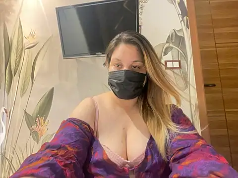 kavyasingh36 online show from May 9, 2026, 9:56 am