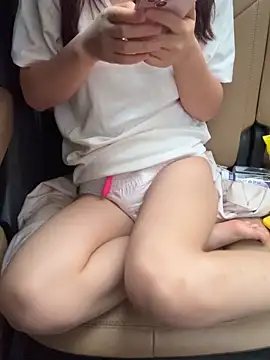 jiaojiaobaobei online show from April 19, 2026, 2:45 am