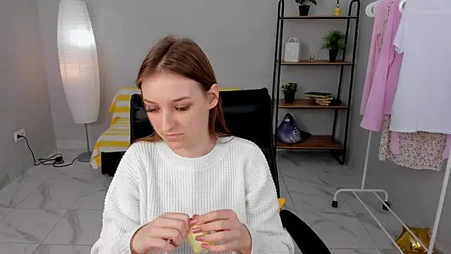 Lilia Redy online show from April 12, 2026, 1:25 pm