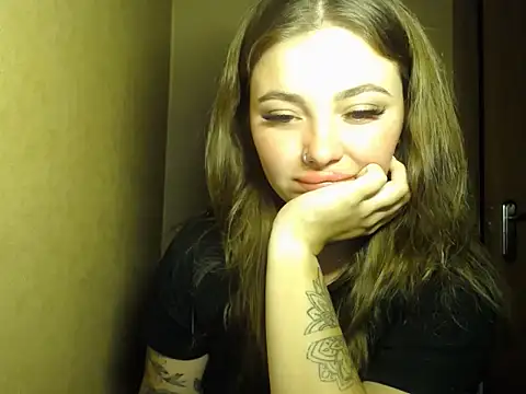 Lola77   online show from August 4, 2026, 8:13 pm