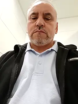 Snapshot of andrexl_eather chatting on April 21, 2026, 8:26 pm andrexl eather online show from April 21, 2026, 8:26 pm