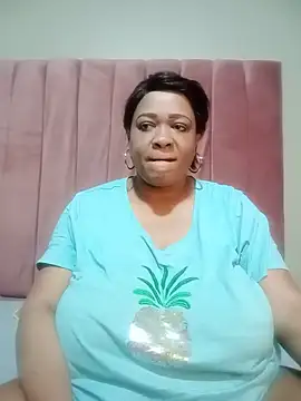 BUSTYQUEEN56  online show from June 7, 2026, 4:18 am