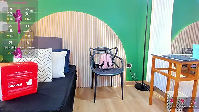 sophiahart online show from May 12, 2026, 12:11 pm