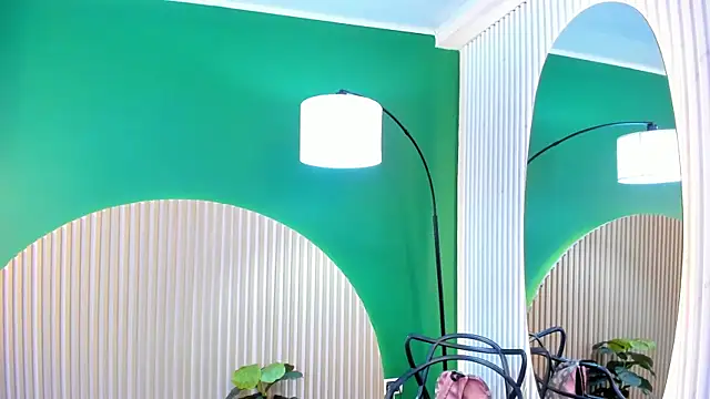 sophiahart online show from May 5, 2026, 11:57 am