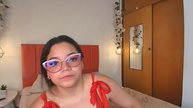 Snapshot of Shadya_ chatting on June 12, 2026, 3:26 am Shadya online show from June 12, 2026, 3:26 am
