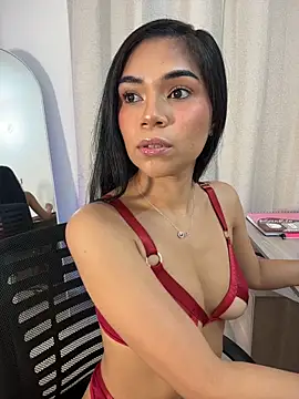 MauraGrayy online show from May 22, 2026, 11:36 pm