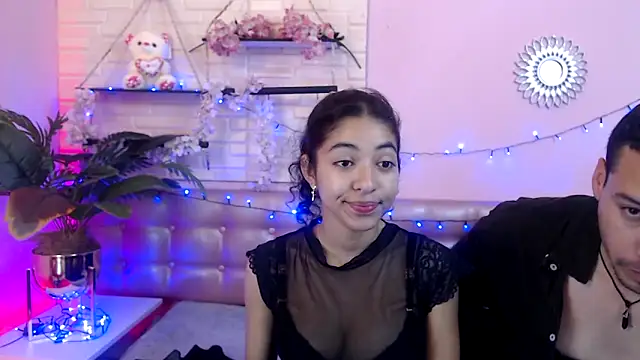 Aronandmoli69 online show from April 23, 2026, 12:29 pm